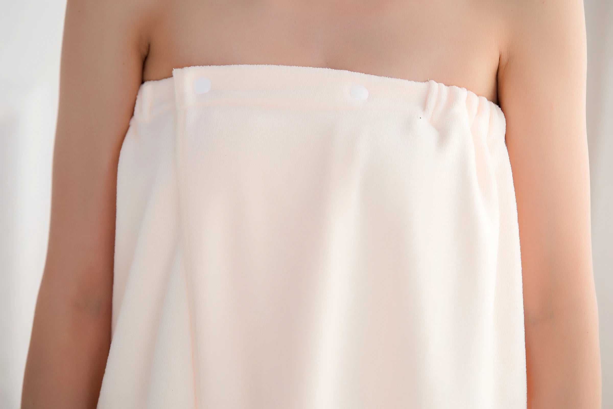 Women’s Wearable Bath Wrap Towel – Spa & Shower Comfort